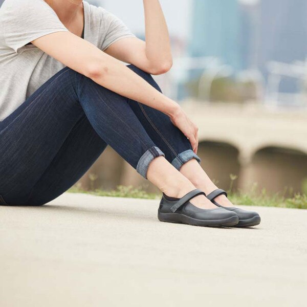 No. 19 Casual Mary Jane in Black